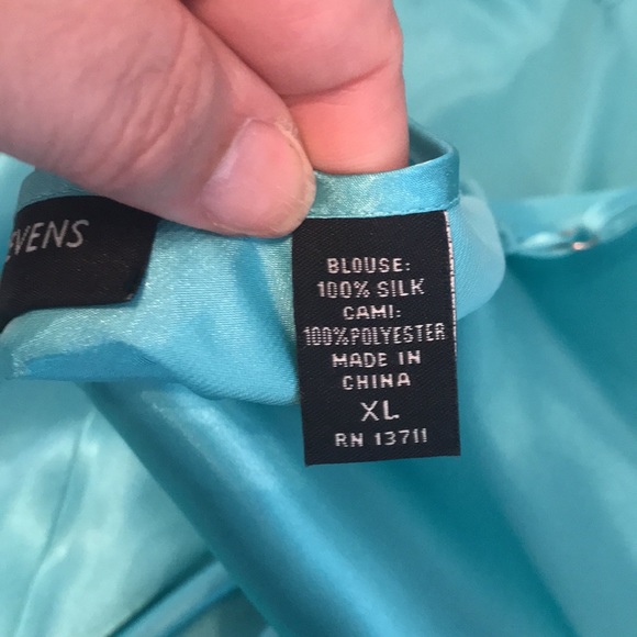 Silk Vneck camisole with adjustable straps NWOT - Picture 5 of 5